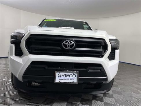 Used 2025 Toyota Tacoma SR image 3