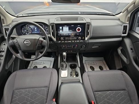 Used 2025 Nissan Frontier SV RWD image 21