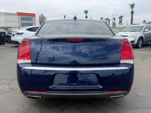 Used 2016 Chrysler 300 Limited RWD image 4