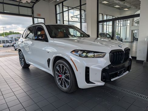 New 2026 BMW X5 M60i AWD/4WD image 1