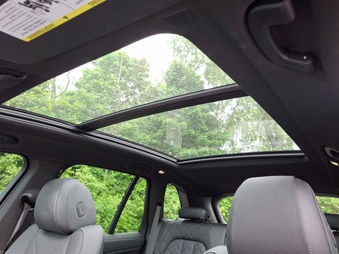 Used 2025 BMW X5 xDrive40i w/ M Sport Package AWD/4WD image 14
