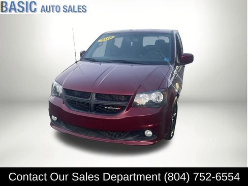 Used 2018 Dodge Grand Caravan SE image 4