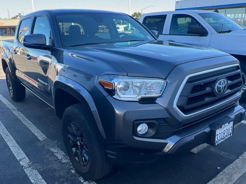 Used 2023 Toyota Tacoma SR5 w/ Technology Package AWD/4WD image 3