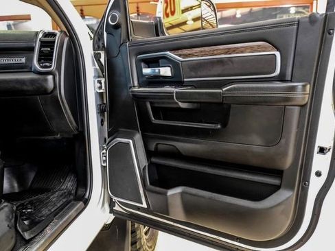 Used 2020 RAM 3500 Laramie image 40