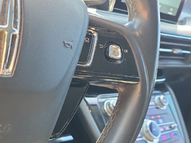 Used 2021 Lincoln Corsair FWD image 12