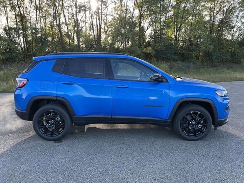 New 2026 Jeep Compass Latitude w/ Quick Order Package 29K AWD/4WD image 11