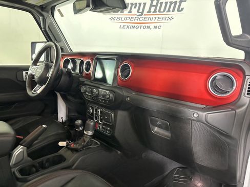 Used 2020 Jeep Gladiator Rubicon AWD/4WD image 36