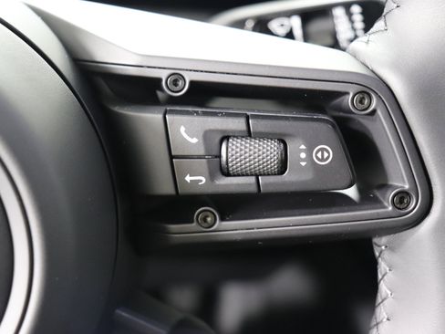 Used 2025 Porsche Macan Electric image 33