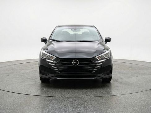 Used 2025 Nissan Versa SV image 2