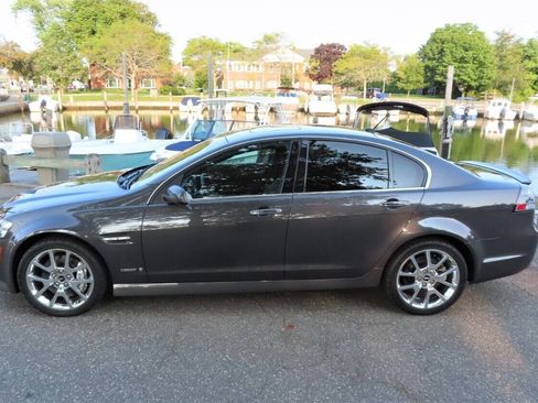 Used 2009 Pontiac G8 GXP RWD image 11