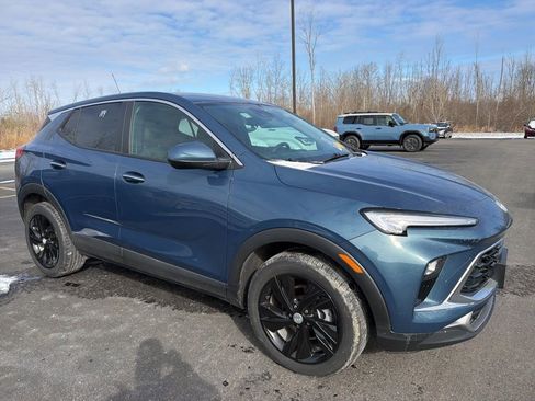 Used 2024 Buick Encore GX Preferred w/ Comfort Package image 3