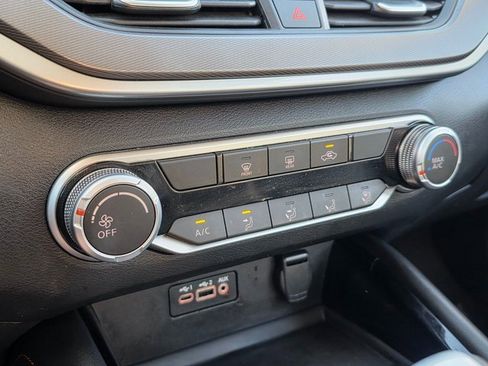 Used 2024 Nissan Altima 2.5 SR image 29