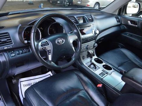 Used 2012 Toyota Highlander AWD image 15