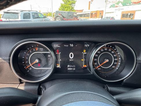Used 2020 Jeep Wrangler Unlimited Sahara w/ Uconnect 4C Nav & Sound Group AWD/4WD image 21