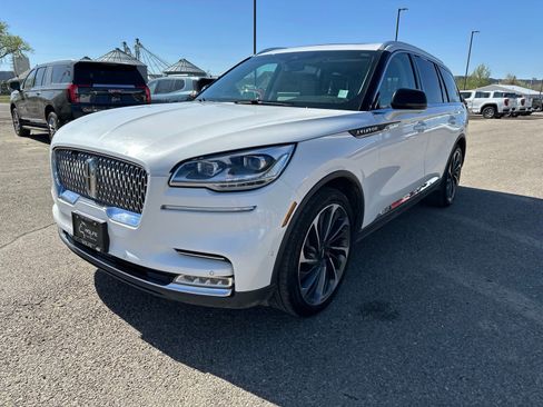 Used 2020 Lincoln Aviator Reserve w/ Equipment Group 202A AWD/4WD image 3