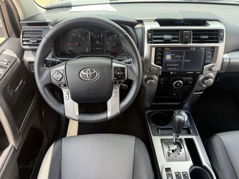 Used 2020 Toyota 4Runner SR5 Premium w/ Moonroof Package AWD/4WD image 12
