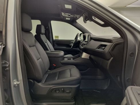 Used 2024 Chevrolet Suburban Z71 w/ Luxury Package AWD/4WD image 26