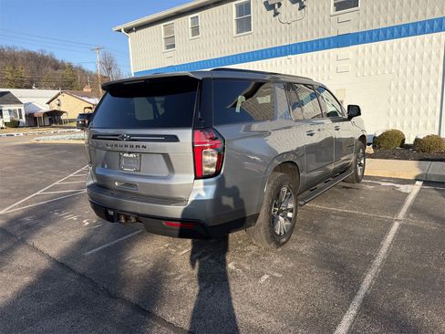 Used 2023 Chevrolet Suburban Z71 w/ Luxury Package image 8