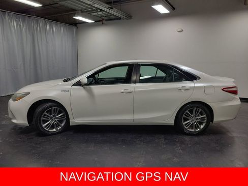 Used 2015 Toyota Camry SE image 5