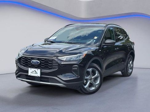 Certified 2025 Ford Escape ST-Line AWD/4WD image 2