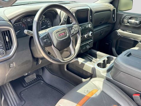 Used 2022 GMC Sierra 1500 AT4 w/ AT4 Preferred Package AWD/4WD image 2