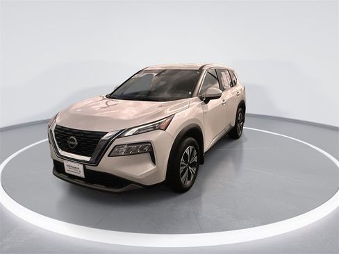 Used 2023 Nissan Rogue SV image 4