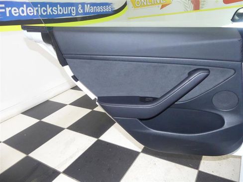 Used 2023 Tesla Model 3 Standard Range image 24