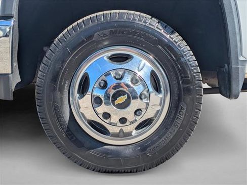 Used 2021 Chevrolet Silverado 3500 LT w/ Convenience Package image 25