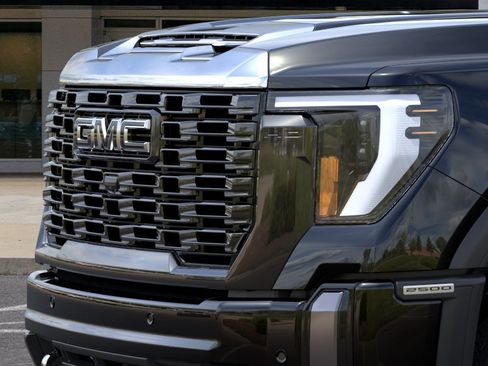 New 2026 GMC Sierra 2500 Denali Ultimate w/ LPO, Black Badging Package image 15