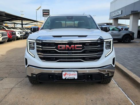 New 2026 GMC Sierra 1500 SLT image 9