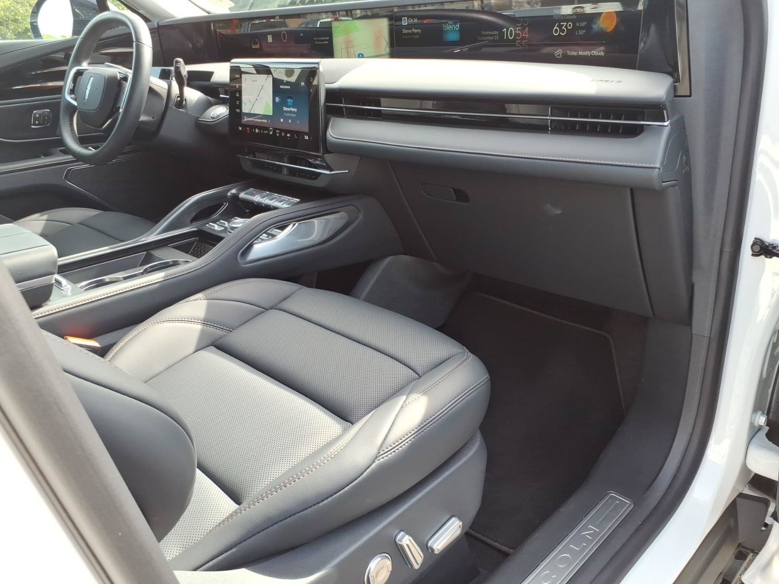 Used 2026 Lincoln Nautilus Premier w/ Jet Appearance Package AWD/4WD image 9