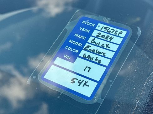 Used 2024 Buick Enclave Premium image 27