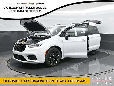 New 2026 Chrysler Pacifica Limited image 71