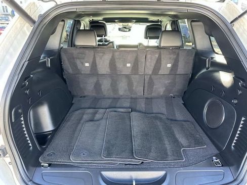 Used 2022 Jeep Grand Cherokee Laredo X image 13