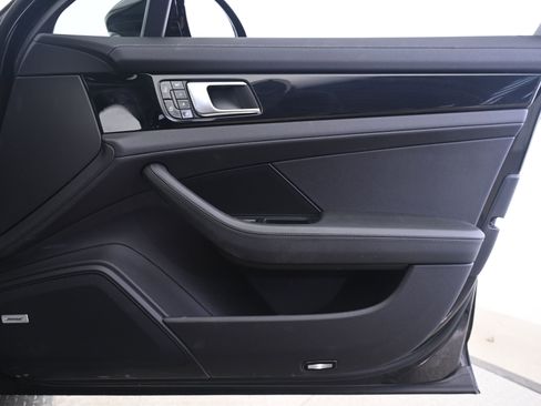 Certified 2020 Porsche Panamera RWD image 20