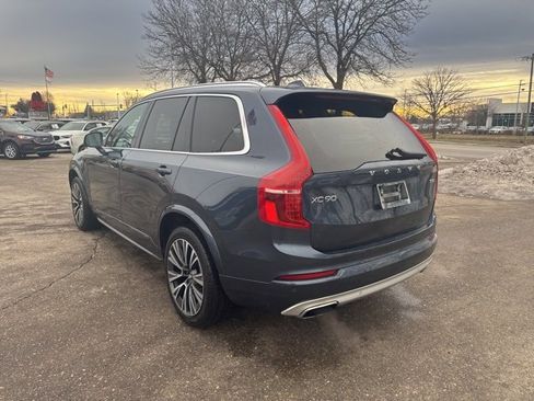 Used 2021 Volvo XC90 T5 Momentum w/ Climate Package image 5