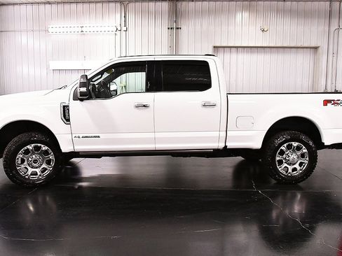 Used 2022 Ford F250 King Ranch w/ King Ranch Ultimate Package image 4