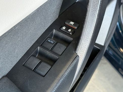 Used 2018 Toyota Corolla LE w/ Carpet Mat Package (TMS) image 19