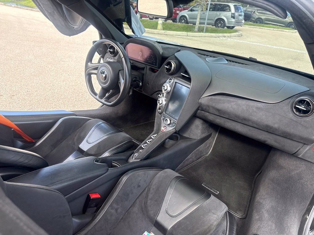 Used 2019 McLaren 720S Performance RWD image 11