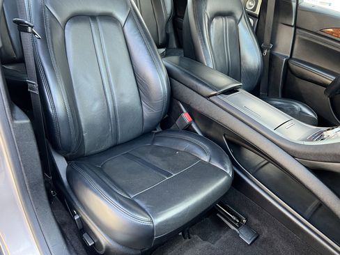 Used 2020 Lincoln MKZ Reserve w/ Luxury Package FWD image 25