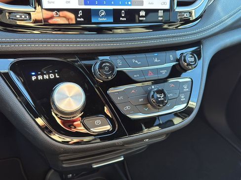 New 2026 Chrysler Pacifica Select w/ S Appearance Package image 21