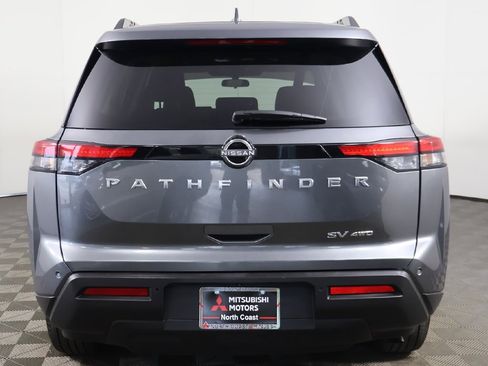 Used 2023 Nissan Pathfinder SV image 12