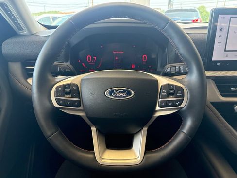 Certified 2025 Ford Explorer Active AWD/4WD image 19