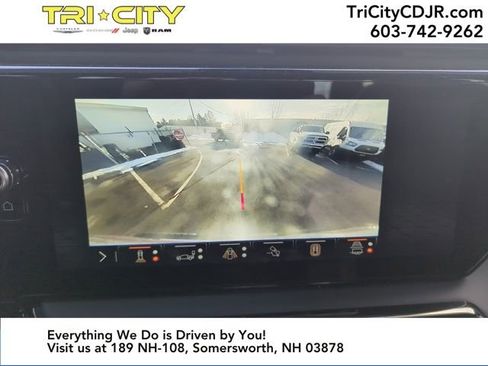 Used 2025 GMC Sierra 2500 AT4X image 26