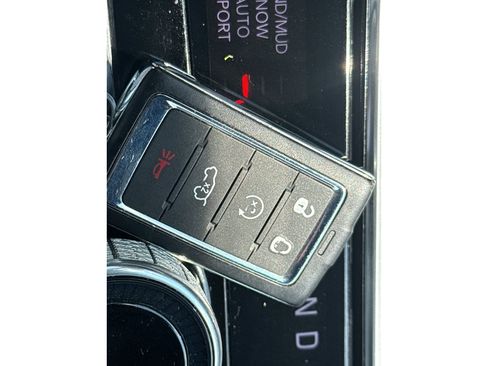Used 2025 Jeep Grand Cherokee Limited AWD/4WD image 37