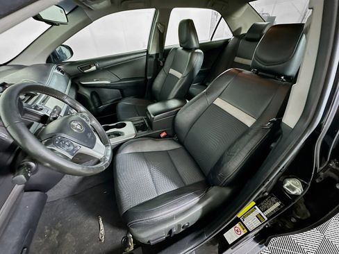 Used 2013 Toyota Camry SE image 13