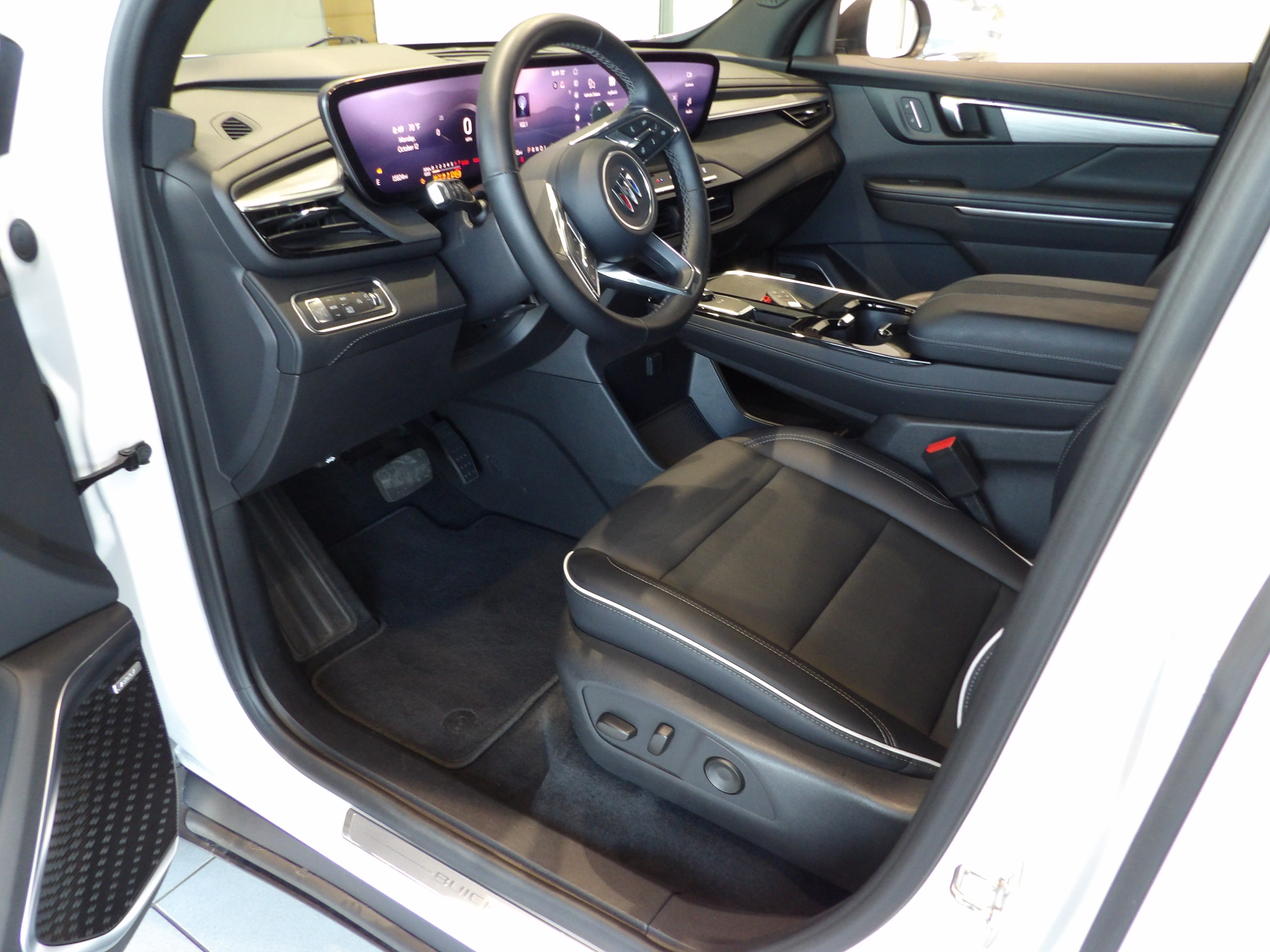 Used 2026 Buick Enclave Preferred AWD/4WD image 10