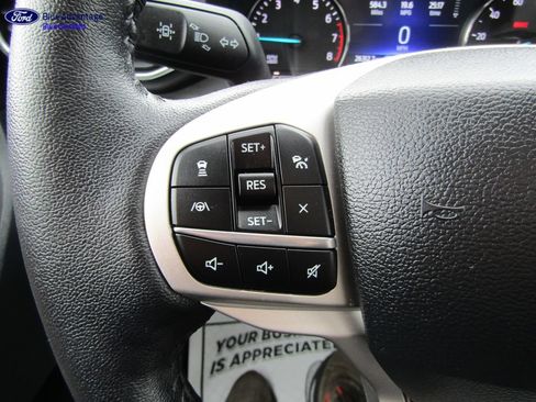 Certified 2024 Ford Explorer XLT w/ Equipment Group 202A AWD/4WD image 33