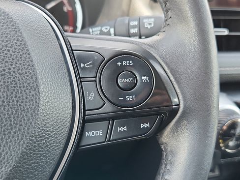 Used 2024 Toyota RAV4 XLE Premium FWD image 21