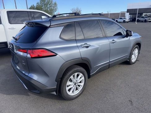 Used 2022 Toyota Corolla Cross LE image 3